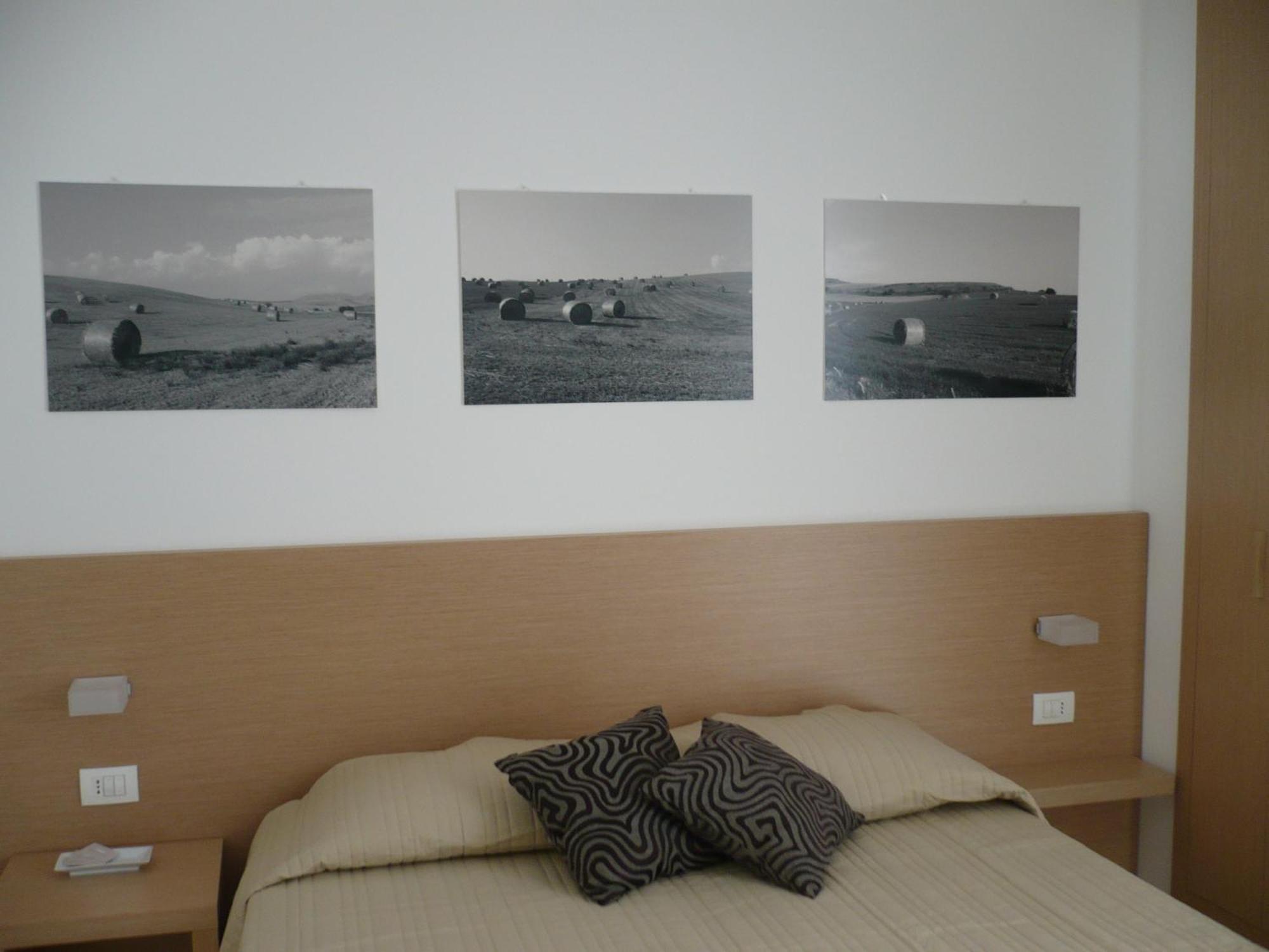 Le Stanze Del Sole Bed and Breakfast Ragusa Rum bild