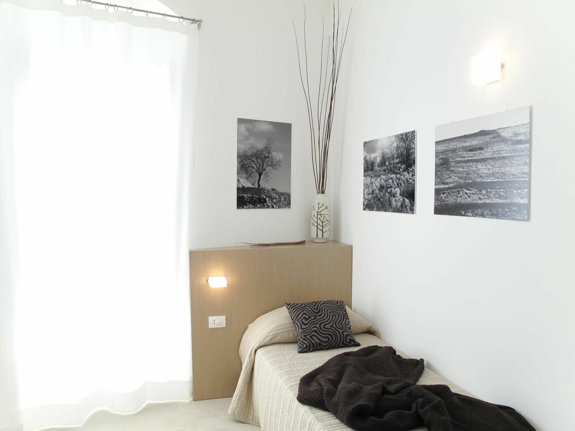 Le Stanze Del Sole Bed and Breakfast Ragusa Exteriör bild